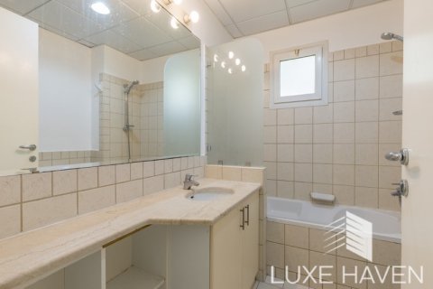 Vilă de închiriat în Meadows, Dubai, EAU 4 dormitoare, 374.31 mp.  №394081 - poză 15