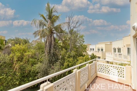 Vilă de închiriat în Meadows, Dubai, EAU 4 dormitoare, 374.31 mp.  №394081 - poză 17