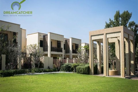 Shtëpi në qytet në Mina Al Arab, Ras Al Khaimah, Emiratet e Bashkuara Arabe 3 dhoma gjumi, 207.2 m2. № 505901