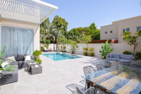 Huvila Meadows, Dubai, Arabiemiraatit 5 makuuhuonetta, 320 m2 № 625263 - kuva 2