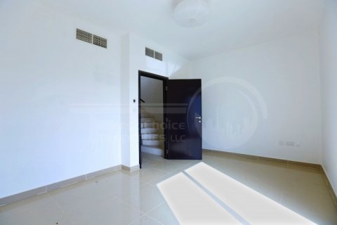Villa à louer à Abu Dhabi, EAU 3 chambres, 225.2 m2 № 410459 - photo 5