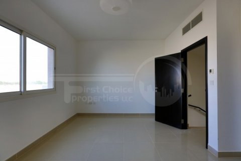 Villa à louer à Abu Dhabi, EAU 3 chambres, 225.2 m2 № 410459 - photo 10