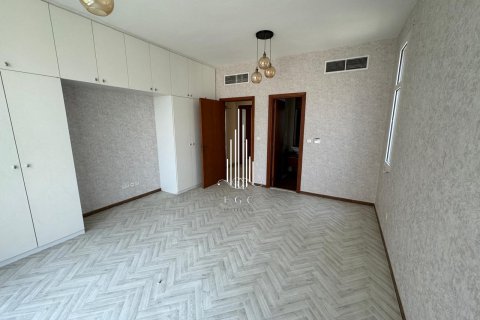 Üürile anda villa asukohaga Khalifa City, Abu Dhabi, AÜE: 4 magamistoaga, 679.6 m² Nr 535063 - pilt 8