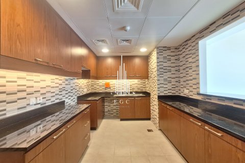 آپارتمان برای اجاره در The Marina، Abu Dhabi، امارات متحده عربی 3 خوابه ، 240 متر مربع ، شماره 534999 - تصویر 4