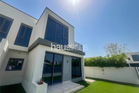 Βίλα σε Dubai Hills Estate, Dubai, ΗΑΕ 4 υπνοδωμάτια, 270 τ.μ. Αρ. 626940