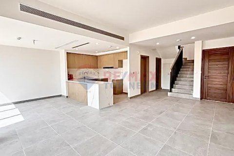 Adosado en Dubai Land, Dubai, EAU 3 dormitorios, 184.5 m² № 595800