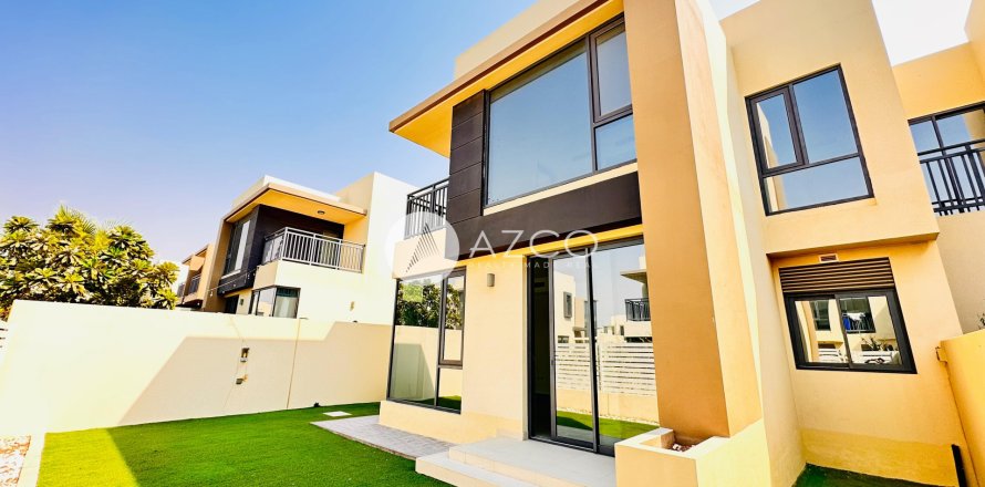 Radový dom v Dubai Hills Estate, Dubai, SAE 4 spálne, 219.8 m2 č. 581224