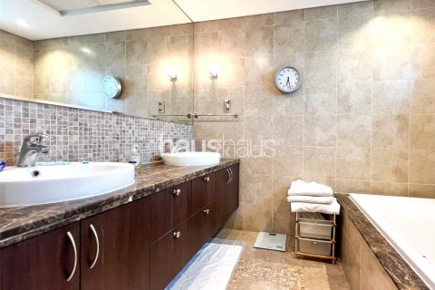 Villa te huur in Jumeirah Park, Dubai, VAE 3 slaapkamers, 285 vr.m., nr 626430 - foto 22