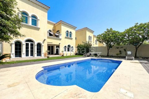 Villa en Jumeirah Park, Dubai, EAU 3 dormitorios, 285 m² № 626430