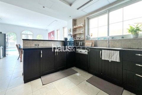 Villa te huur in Jumeirah Park, Dubai, VAE 3 slaapkamers, 285 vr.m., nr 626430 - foto 19