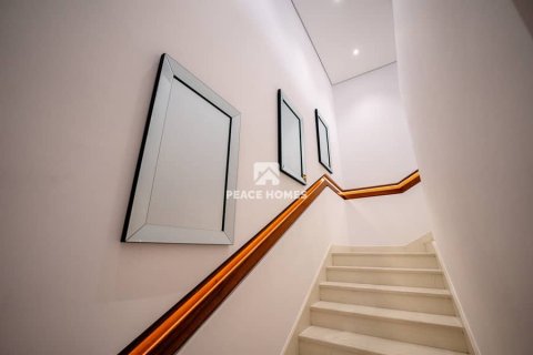 Villa in Sharjah, UAE 3 bedrooms, 295 sq.m. № 432343 - photo 9