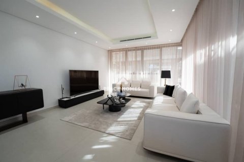 Villa in Sharjah, UAE 3 bedrooms, 295 sq.m. № 432343 - photo 2
