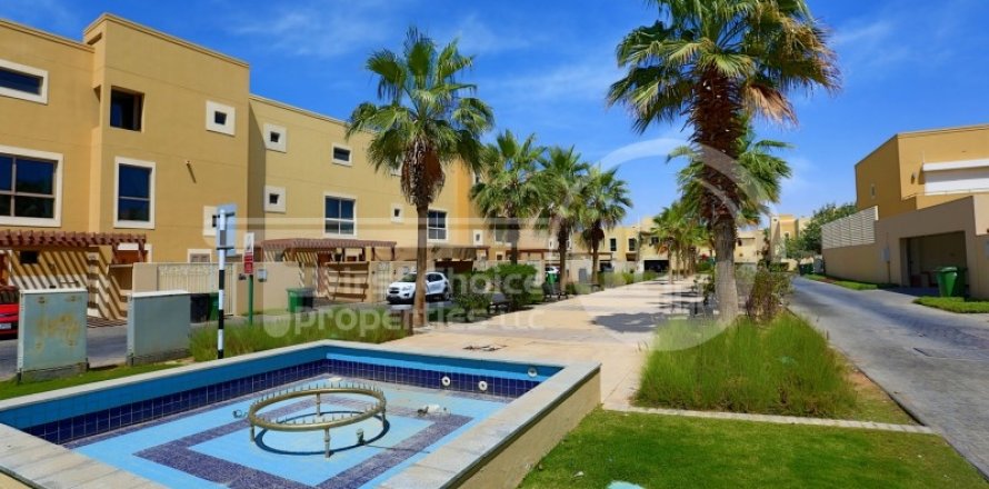 خانه شهری در Al Raha Gardens، Abu Dhabi ، امارات متحده عربی 4 خوابه ، 298.2 متر مربع.  شماره 407786