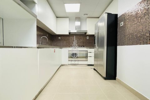 Apartment sa Corniche Road, Abu Dhabi, UAE 3 silid-tulugan, 195.3 sq.m. № 589237 - larawan 14