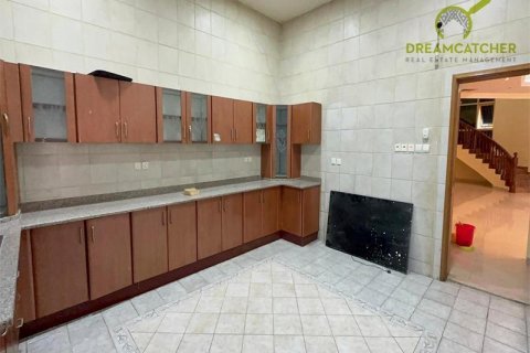 Vila u gradu Al Dhait, Ras Al Khaimah, UAE 10 spavaće sobe, 1114.8 m2 Br. 588652 - Slika 17