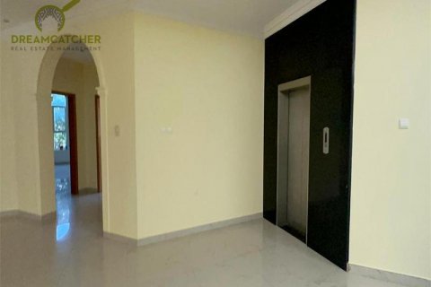 Vila u gradu Al Dhait, Ras Al Khaimah, UAE 10 spavaće sobe, 1114.8 m2 Br. 588652 - Slika 13