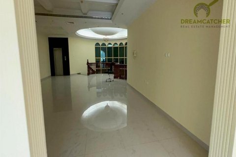 Vila u gradu Al Dhait, Ras Al Khaimah, UAE 10 spavaće sobe, 1114.8 m2 Br. 588652 - Slika 9