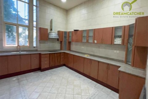 Vila u gradu Al Dhait, Ras Al Khaimah, UAE 10 spavaće sobe, 1114.8 m2 Br. 588652 - Slika 16