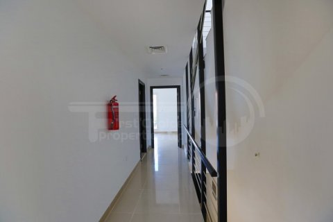 Üürile anda villa asukohaga Al Reef, Abu Dhabi, AÜE: 3 magamistoaga, 225.2 m² Nr 410651 - pilt 13