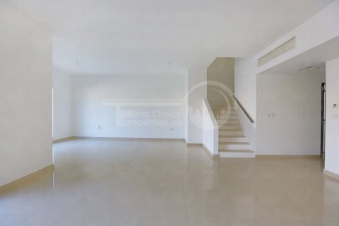 Villa à louer à Al Reef, Abu Dhabi, EAU 5 chambres, 348.4 m2 № 410652 - photo 12