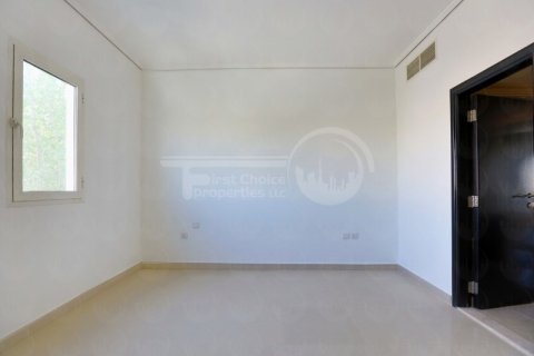 Villa à louer à Al Reef, Abu Dhabi, EAU 5 chambres, 348.4 m2 № 410652 - photo 6