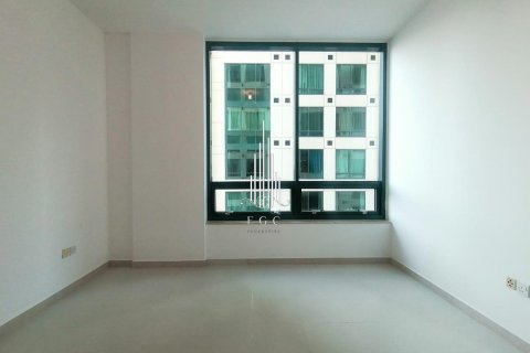 Apartament în Hamdan Street, Abu Dhabi, EAU 3 dormitoare, 244.3 mp.  №572808