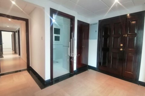 Üürile anda korter asukohaga Hamdan Street, Abu Dhabi, AÜE: 3 magamistoaga, 244.3 m² Nr 572808 - pilt 13