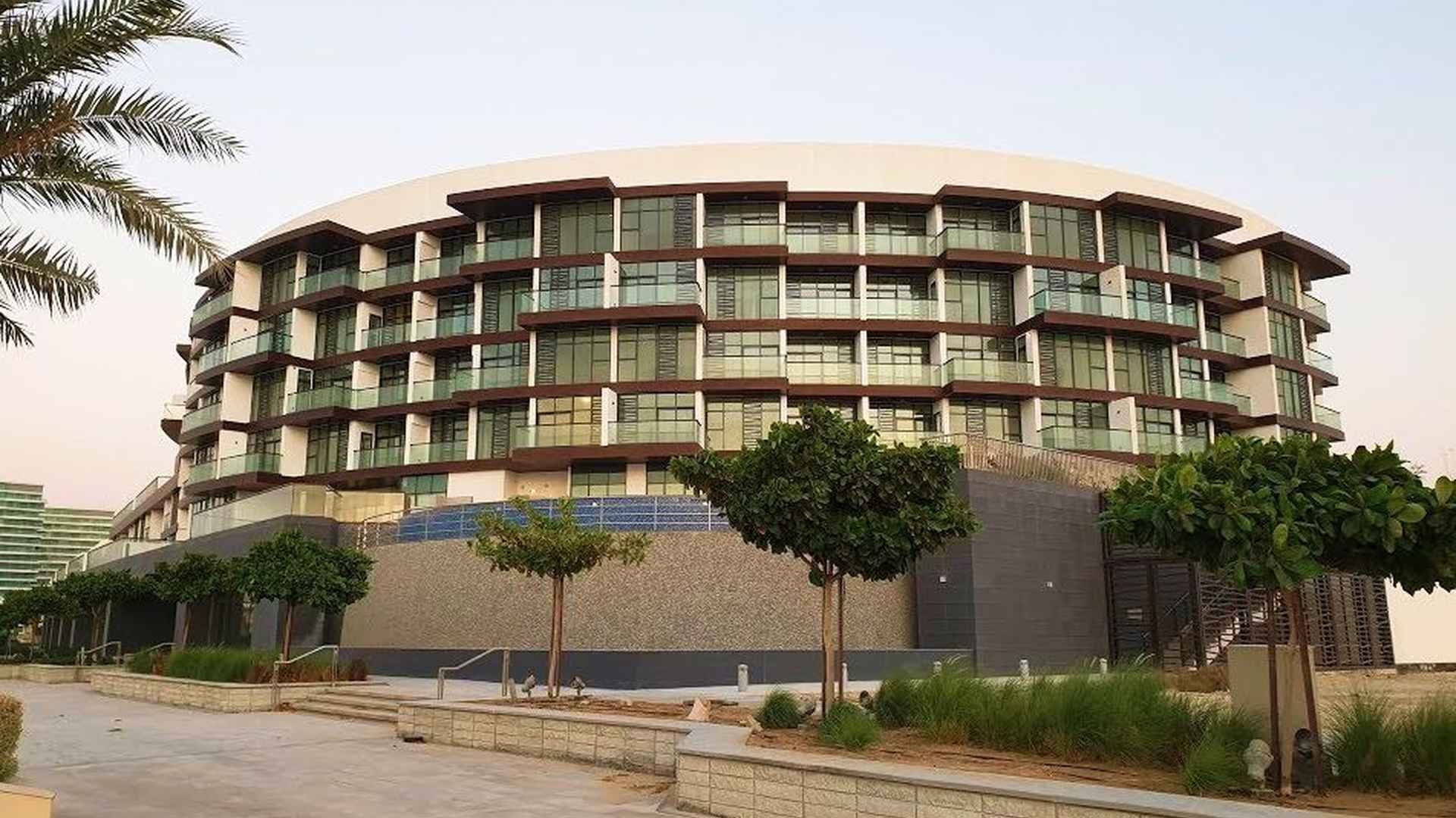 CRESCENT RESIDENCE