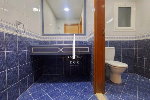Appartamento in affitto a Al Najda Street, Abu Dhabi, EAU 3 camere da letto, 195.1 mq. № 578699 - foto 17