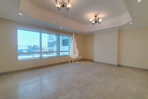 Appartamento in affitto a Al Najda Street, Abu Dhabi, EAU 3 camere da letto, 195.1 mq. № 578699 - foto 3