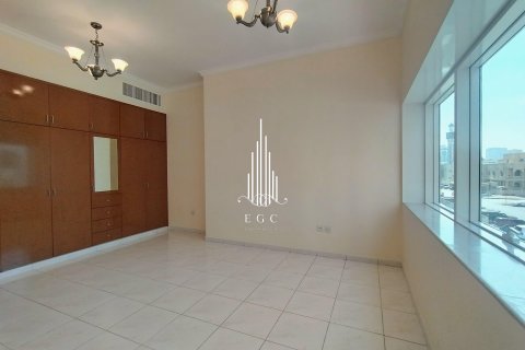 Appartamento in affitto a Al Najda Street, Abu Dhabi, EAU 3 camere da letto, 195.1 mq. № 578699 - foto 9