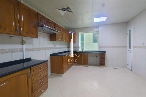 Appartamento in affitto a Al Najda Street, Abu Dhabi, EAU 3 camere da letto, 195.1 mq. № 578699 - foto 15