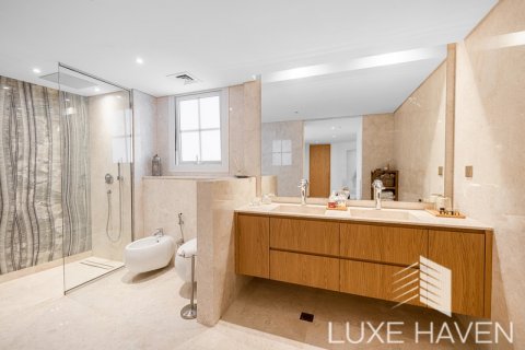 Apartmen di Palm Jumeirah, Dubai, UAE 3 bilik tidur, 442.87 meter persegi № 403218 - foto 11