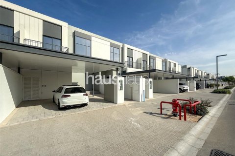 Townhouse in Al Furjan, Dubai, UAE 3 bedrooms, 254 sq.m. № 625935 - photo 2