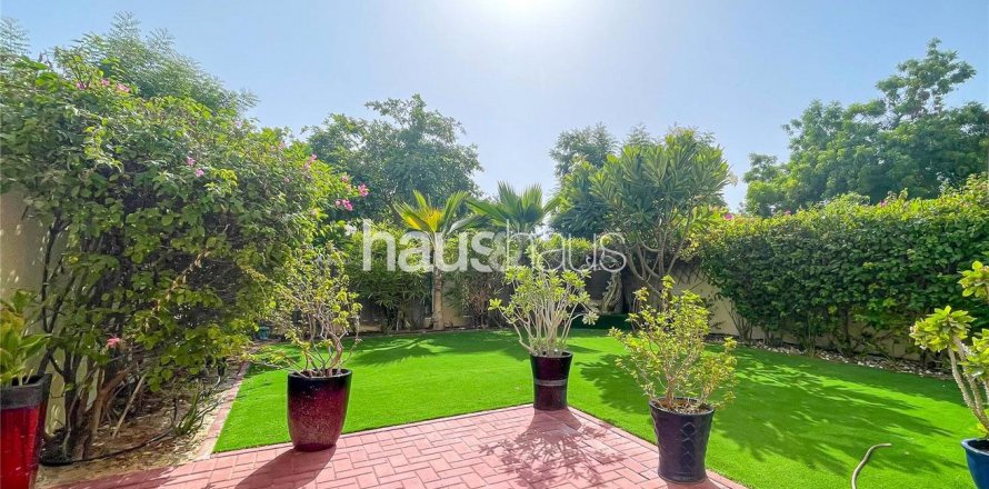 The Lakes, Dubai, UAE의 빌라 침실 3개, 244제곱미터 번호 625936
