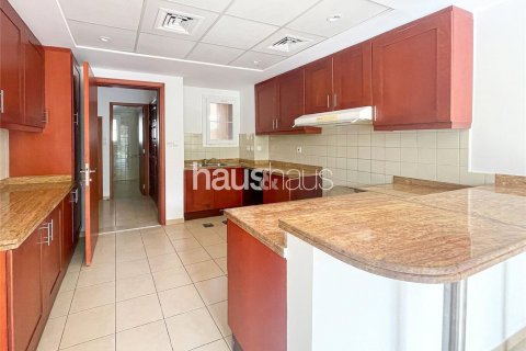 The Lakes, Dubai, UAE의 판매용 빌라 침실 3개, 244제곱미터 번호 625936 - 사진 8