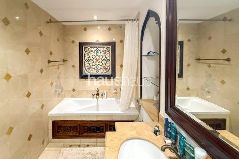 Apartmen di Old Town, Dubai, UAE 1 bilik tidur, 90 meter persegi № 626201 - foto 8