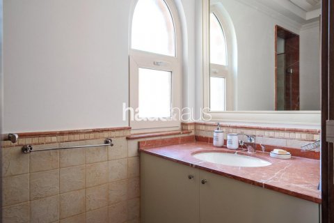 Vila u gradu Dubai Sports City, UAE 5 spavaće sobe, 325 m2 Br. 626198 - Slika 25