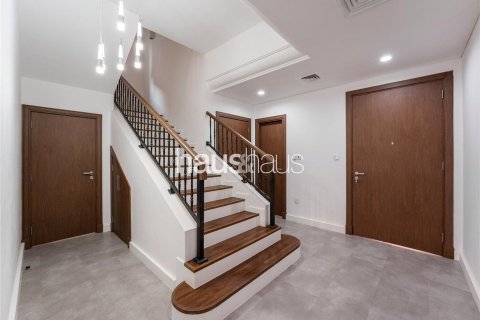 Vila u gradu Dubai Sports City, UAE 5 spavaće sobe, 325 m2 Br. 626198 - Slika 4