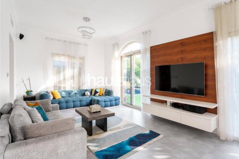 Vila u gradu Dubai Sports City, UAE 5 spavaće sobe, 325 m2 Br. 626198 - Slika 8