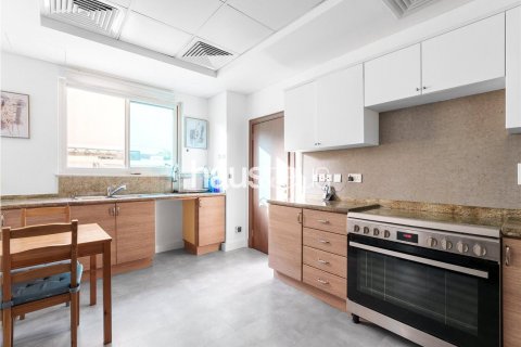 Vila u gradu Dubai Sports City, UAE 5 spavaće sobe, 325 m2 Br. 626198 - Slika 11