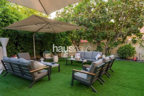 Vila u gradu Dubai Sports City, UAE 5 spavaće sobe, 325 m2 Br. 626198 - Slika 29