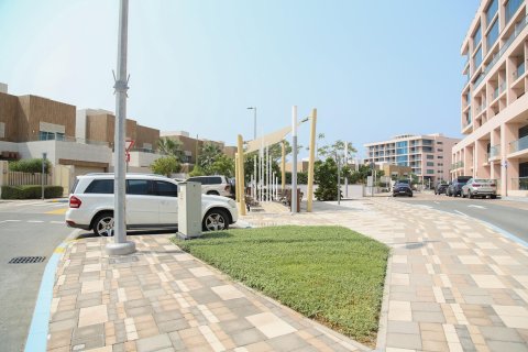 Villa in The Marina, Abu Dhabi, UAE 5 bedrooms, 551 sq.m. № 533216 - photo 8