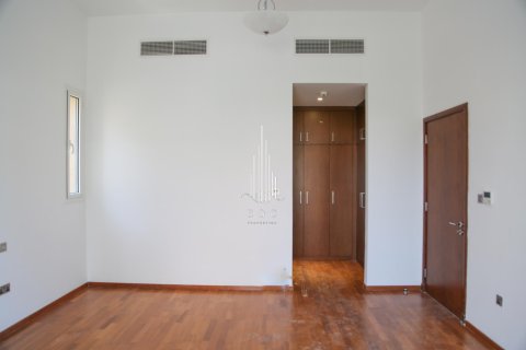 Villa in The Marina, Abu Dhabi, UAE 5 bedrooms, 551 sq.m. № 533216 - photo 16