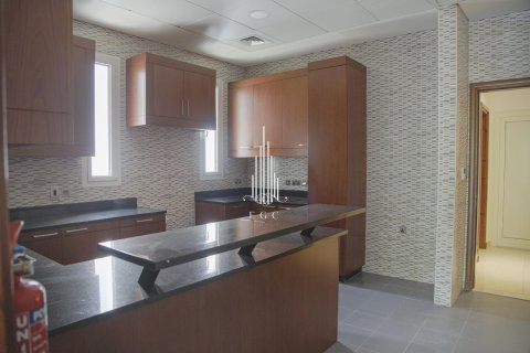 Villa in The Marina, Abu Dhabi, UAE 5 bedrooms, 551 sq.m. № 533216 - photo 28