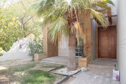Villa in The Marina, Abu Dhabi, UAE 5 bedrooms, 551 sq.m. № 533216 - photo 6