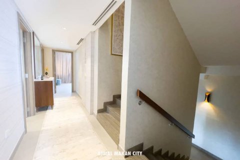 Villa en venta en Sharjah Waterfront City, Sharjah, EAU 5 dormitorios, 353 m2 № 396048 - foto 5