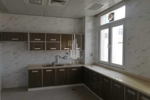 Villa til leje i Mohamed Bin Zayed City, Abu Dhabi, UAE 4 soveværelser, 511 kvm № 533236 - foto 9