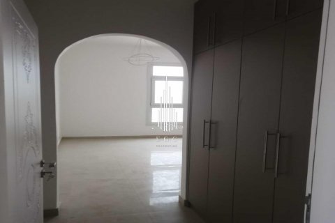 Villa til leje i Mohamed Bin Zayed City, Abu Dhabi, UAE 4 soveværelser, 511 kvm № 533236 - foto 6