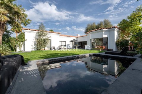 Villa en venta en Dubai Investment Park, Dubai, EAU 4 dormitorios, 390 m2 № 625210 - foto 4